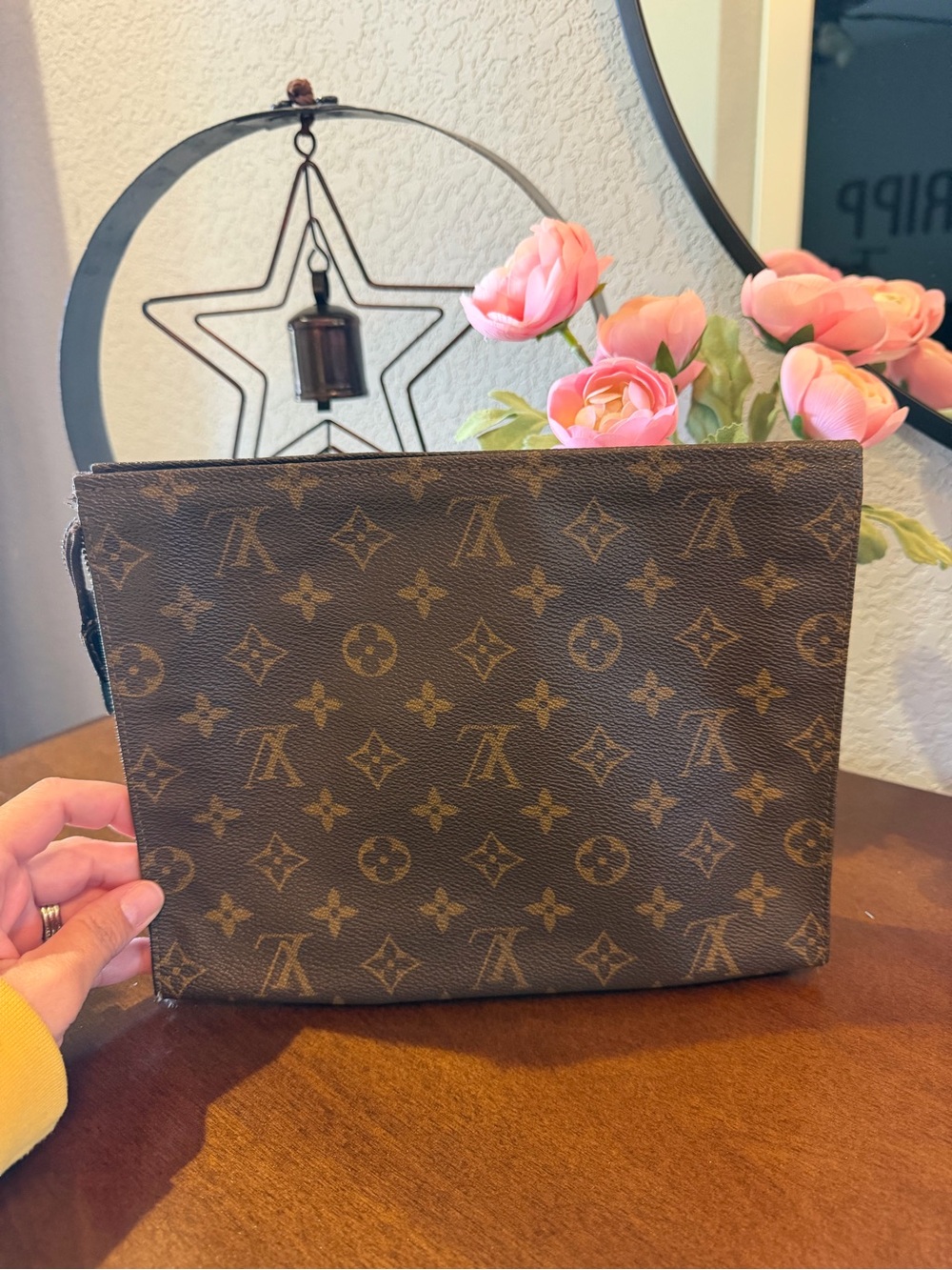 Louis Vuitton Monogram Poche toilette 26